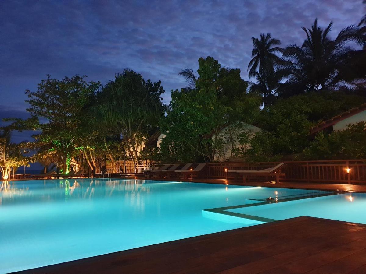 Marakolliya Beach Resort Тангале Екстериор снимка