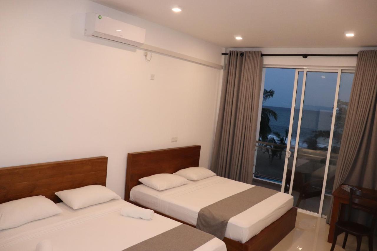 Marakolliya Beach Resort Тангале Екстериор снимка