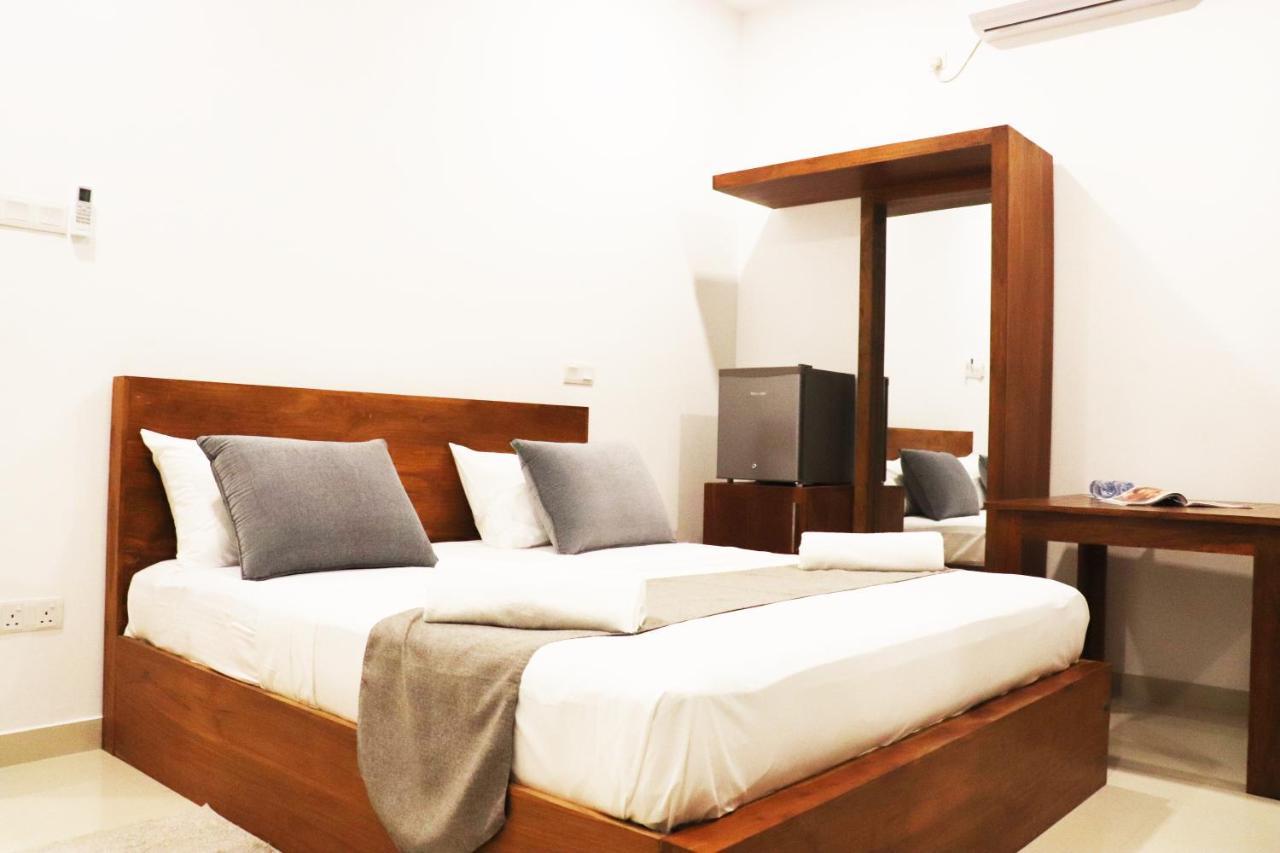 Marakolliya Beach Resort Тангале Екстериор снимка