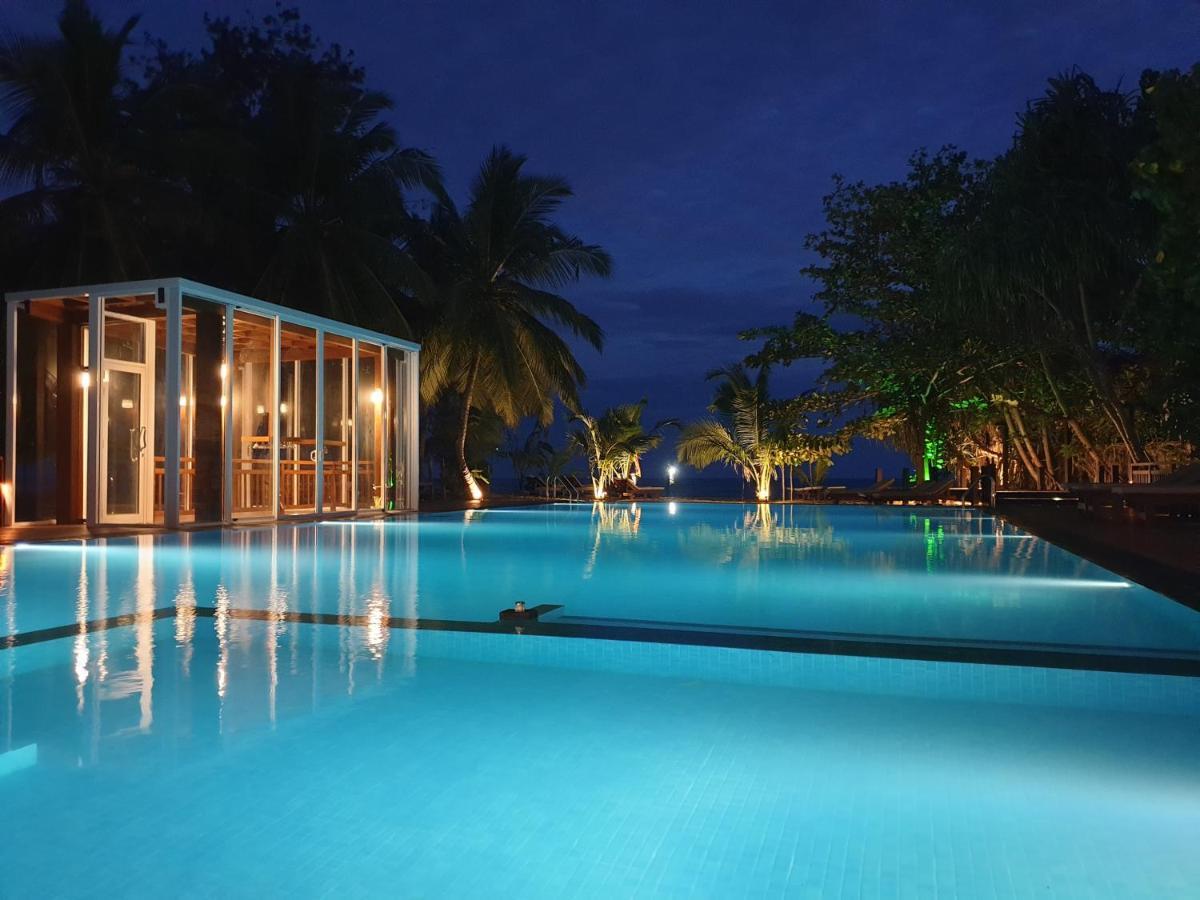 Marakolliya Beach Resort Тангале Екстериор снимка