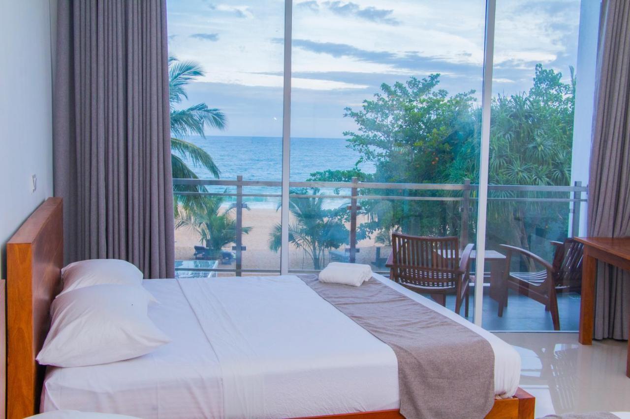 Marakolliya Beach Resort Тангале Екстериор снимка