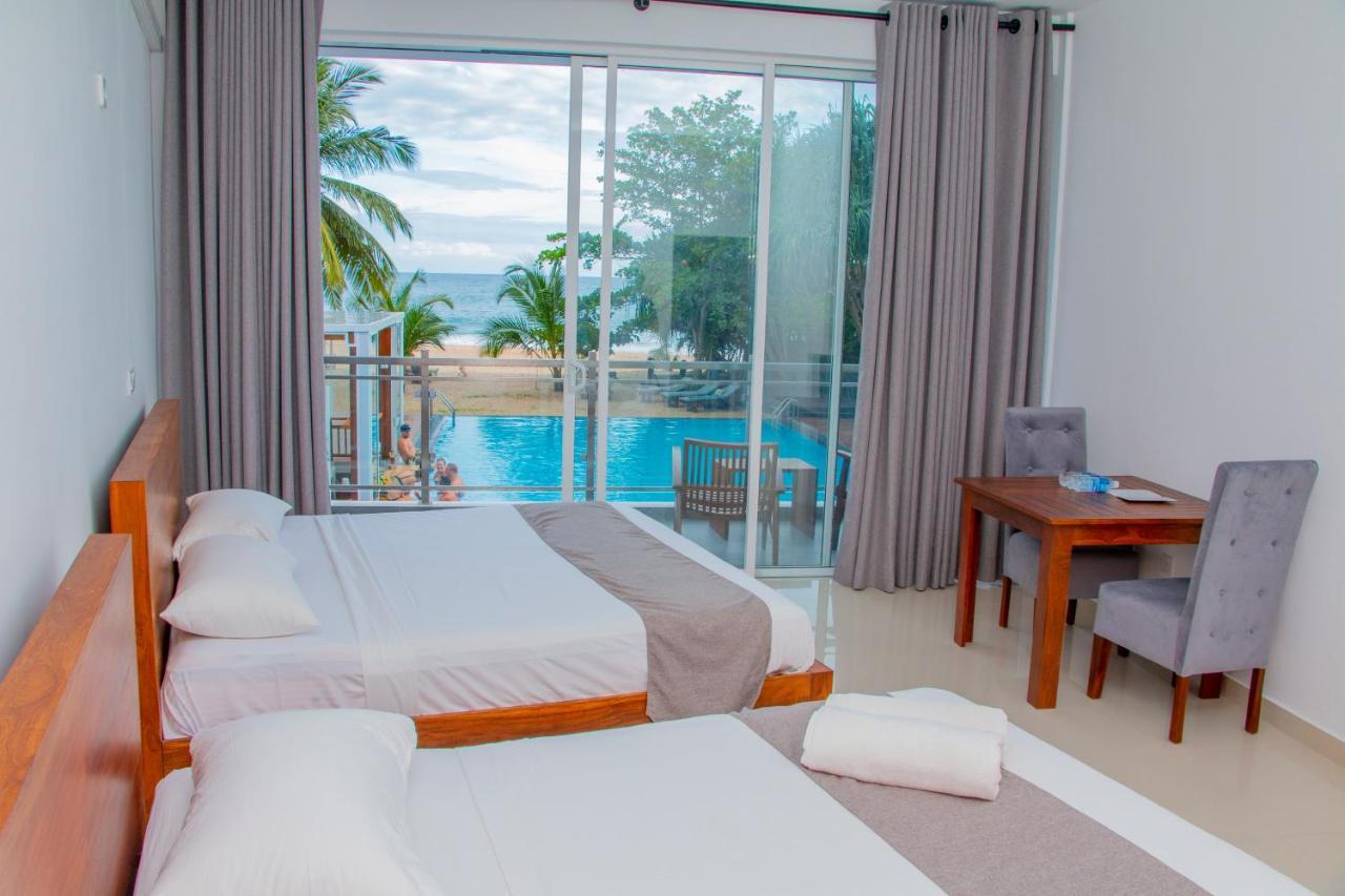 Marakolliya Beach Resort Тангале Екстериор снимка