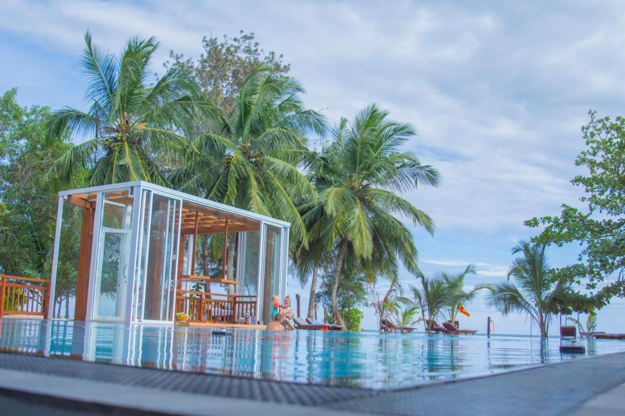 Marakolliya Beach Resort Тангале Екстериор снимка