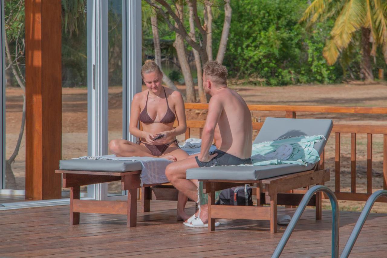 Marakolliya Beach Resort Тангале Екстериор снимка